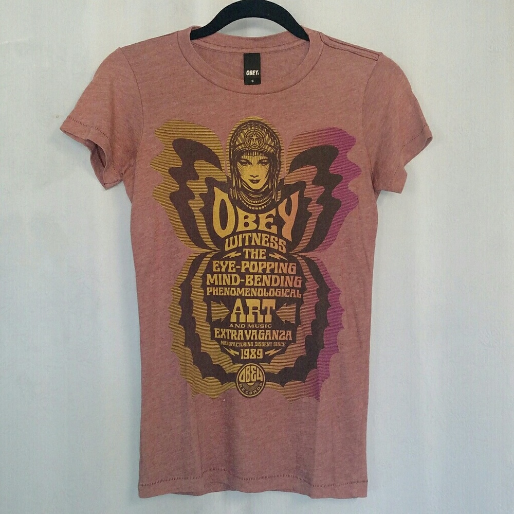 Obey Graphic Tee Shirt Small